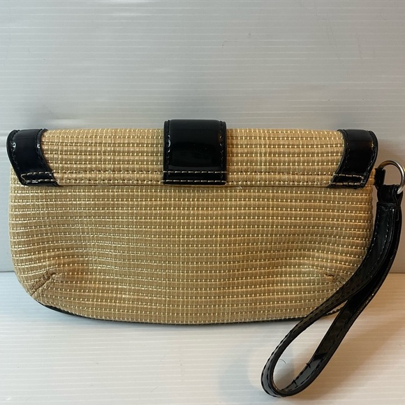 Ann Taylor Summer Wicker Buckle Patent Leather Clutch Wristlet - Picture 2 of 7